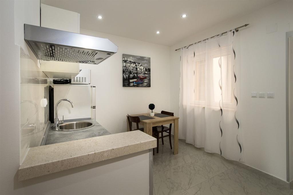 Apartment Mery Povlja  Bagian luar foto
